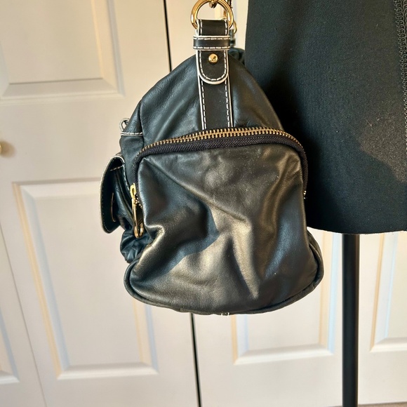 Badgley Mischka Black Leather Purse with Gold Hardware - Picture 6 of 9